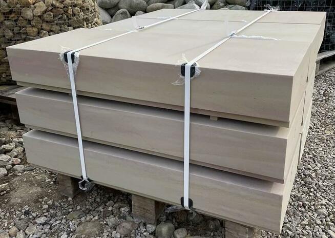 ELEMENTY Z PIASKOWCA Czapki Parapety Schody Biały Żółty