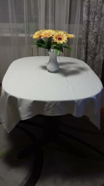 Obrus z serwetkami, kremowy tanio sprzedam