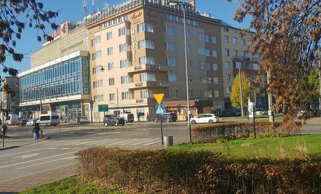 Lokal handlowo-usługowy z witryną Stare Miasto.