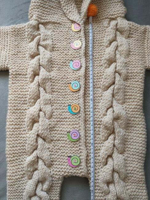 Ręcznie robiony kombinezon niemowlęcy z kapturem - ślimaczek