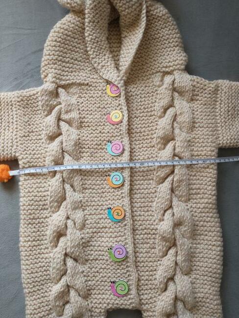 Ręcznie robiony kombinezon niemowlęcy z kapturem - ślimaczek