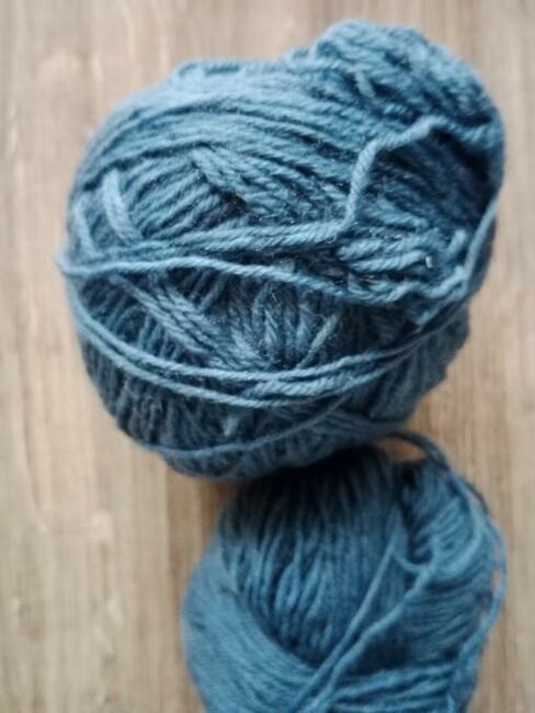 58 Gr pastelowy ciemno niebieski wełna włóczka