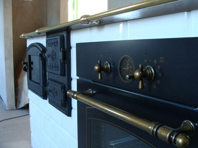 Kuchnia kaflowa fajerkowa trzon kuchenny z piecem chlebowym