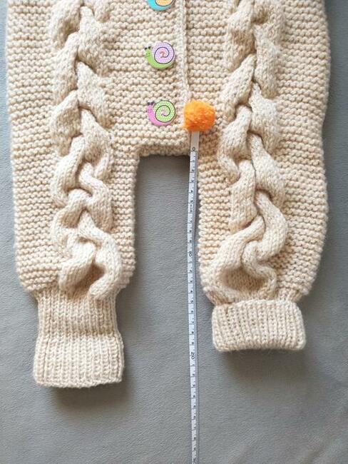 Ręcznie robiony kombinezon niemowlęcy z kapturem - ślimaczek