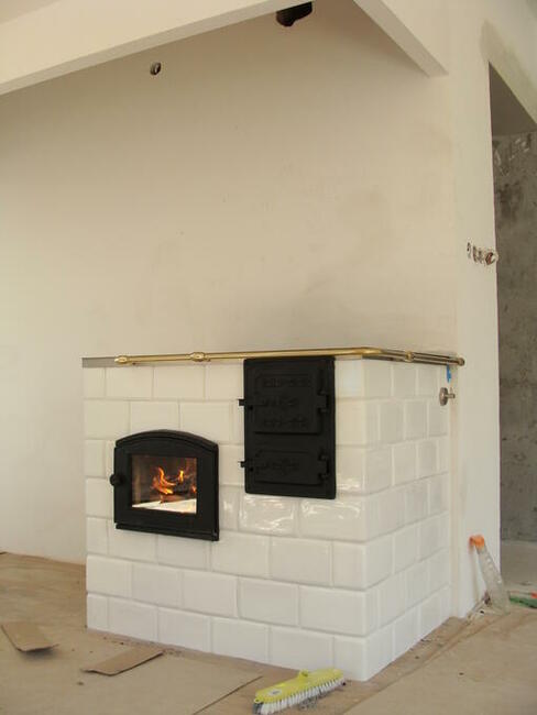 Kuchnia kaflowa fajerkowa trzon kuchenny z piecem chlebowym