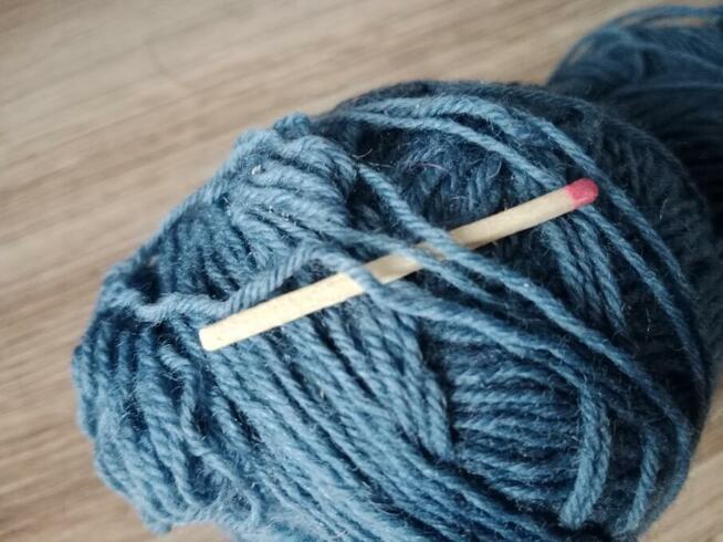 58 Gr pastelowy ciemno niebieski wełna włóczka