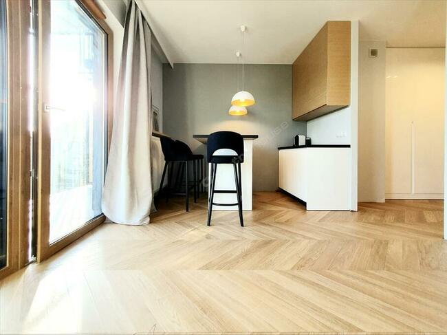 Luksusowa dobrze oświetlona kawalerka na zielonych Bielanach