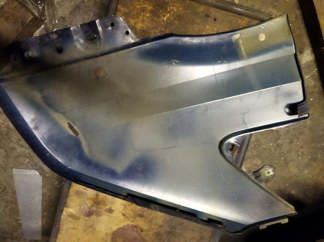 Błotnik lewy Ford Transit .Stan dobry.