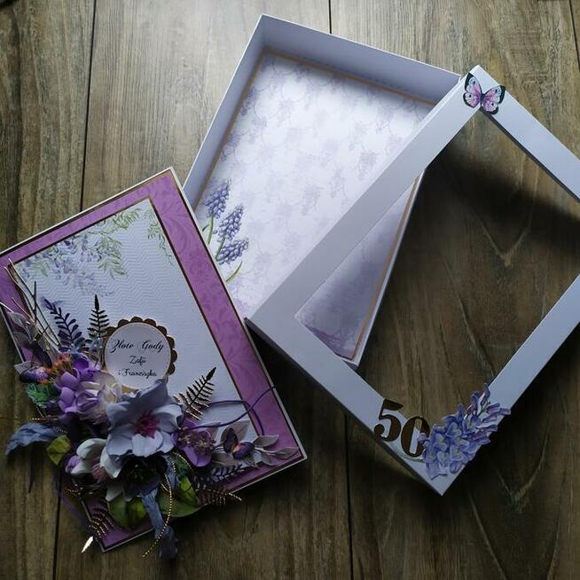 Karty z życzeniami w pudełeczku