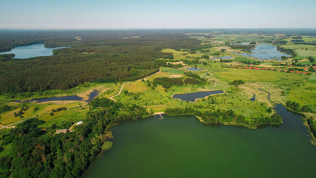 Urokliwa działka nad jeziorem, blisko lasu - Unieszewo