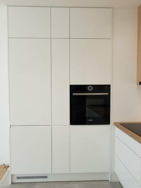 Meble kuchenne na wymiar POLECAM AKRYL. MDF LAKIER, FORNIR