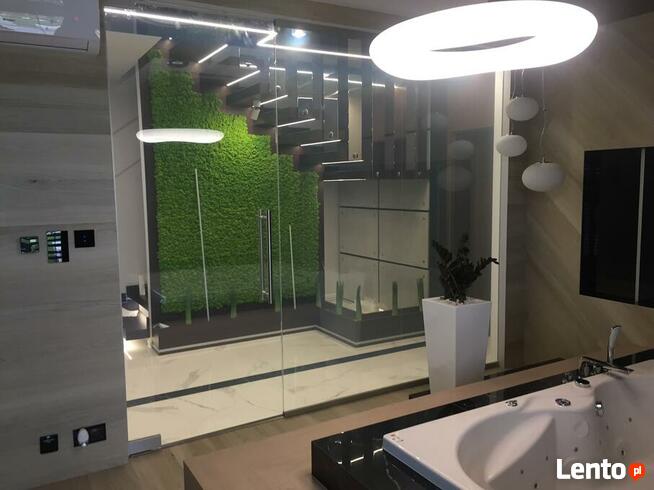 Ścianki szklane z folią na pilota