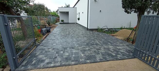 Układanie kostki brukowej