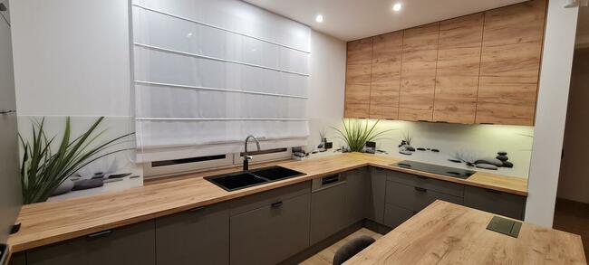 Meble kuchenne na wymiar POLECAM AKRYL. MDF LAKIER, FORNIR