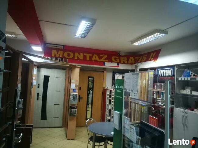 Oferujemy; drzwi, panele, podłogi, winyle i okna- z montażem