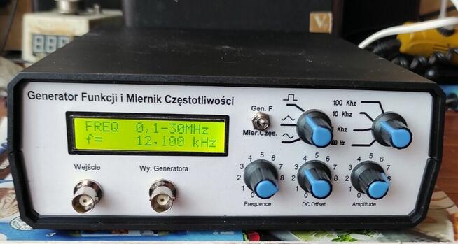 Generator Funkcji z miernikiem częstotliwości