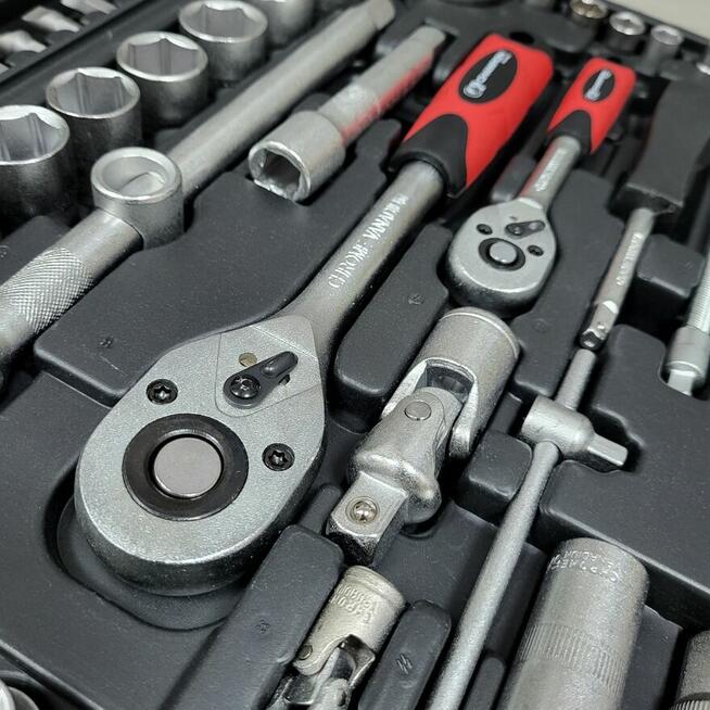 Nowe zestawy kluczy nasadowych 94el. champion walizka