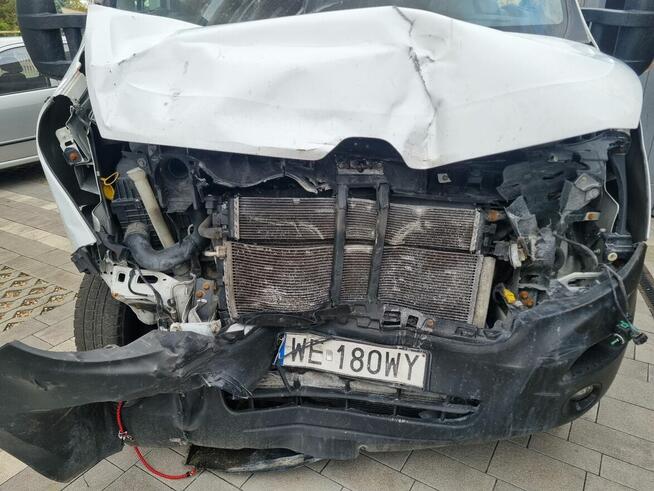 Renault Master III uszkodzony