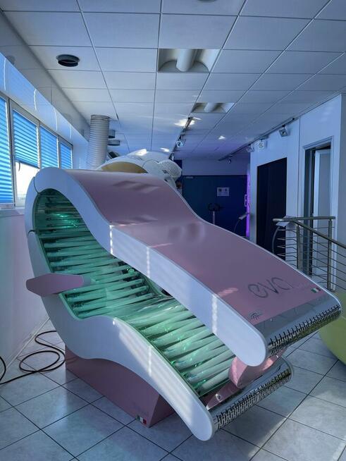 Infuzja tlenowa Koloroterapia Chromoterapia Solarium LED UV