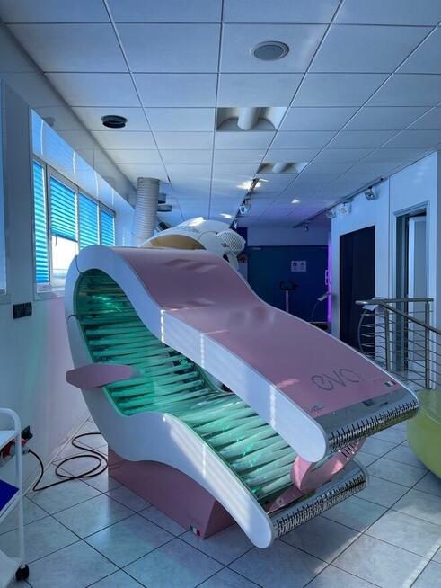 Infuzja tlenowa Koloroterapia Chromoterapia Solarium LED UV