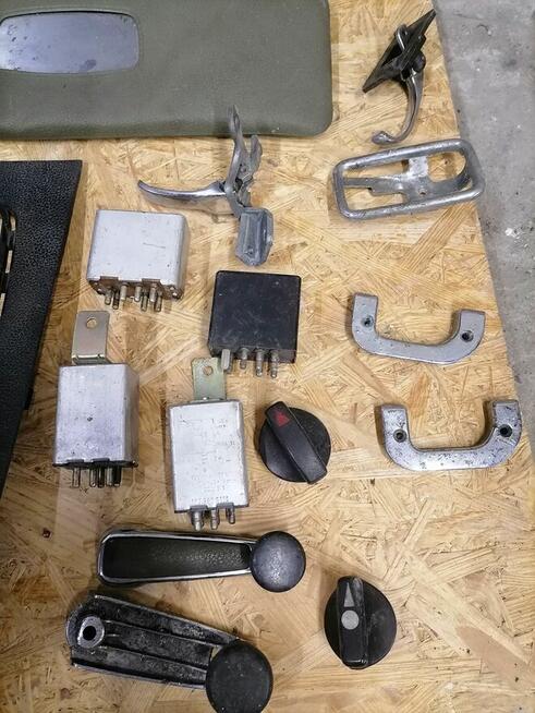 Mercedes W123 części przekaźnik klamka plastik osłona chrom