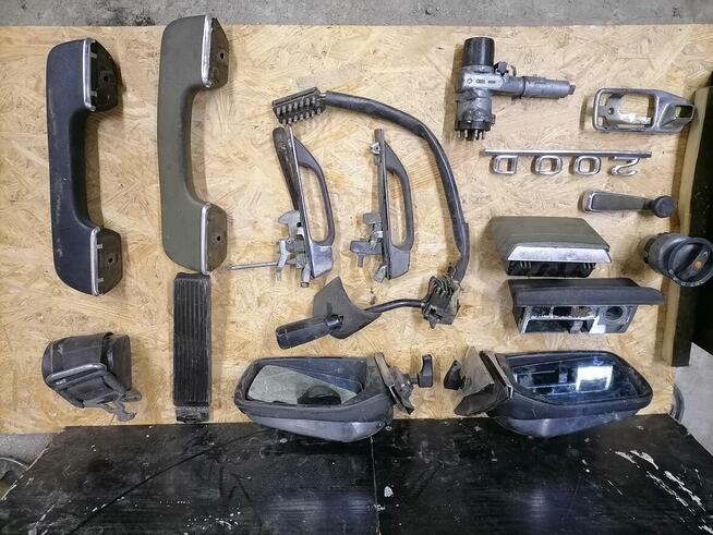 Mercedes W123 części przekaźnik klamka plastik osłona chrom