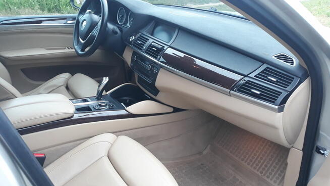 BMW X6 xDrive50i 407KM