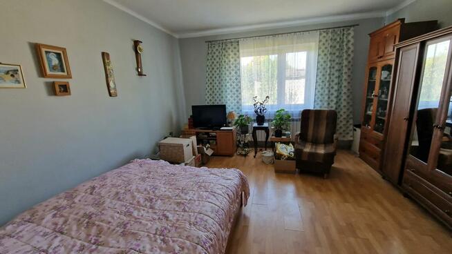 Poręba dom parterowy blisko centrum z budynkiem pod działaln