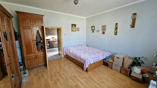 Poręba dom parterowy blisko centrum z budynkiem pod działaln