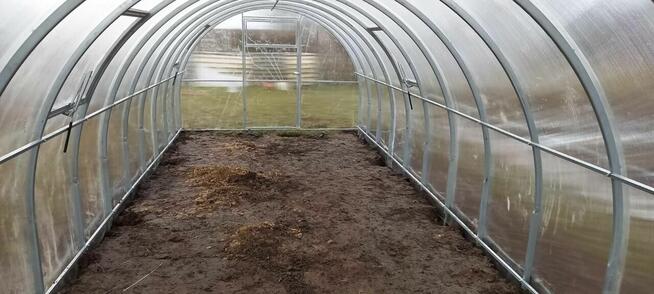 Szklarnia z poliwęglanu; tunel foliowy