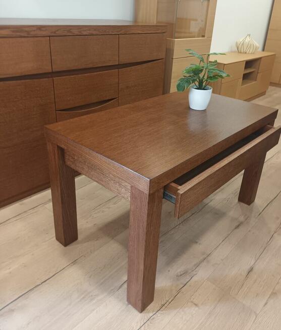 Stolik z szufladą w naturalnej okleinie dębowej