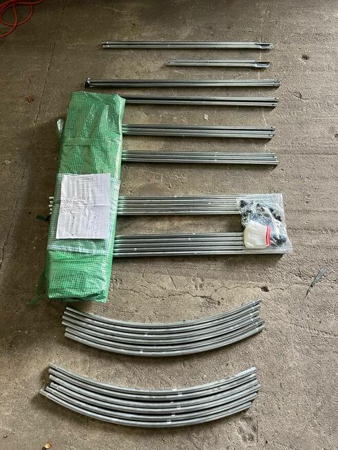 Szklarnia z poliwęglanu; tunel foliowy