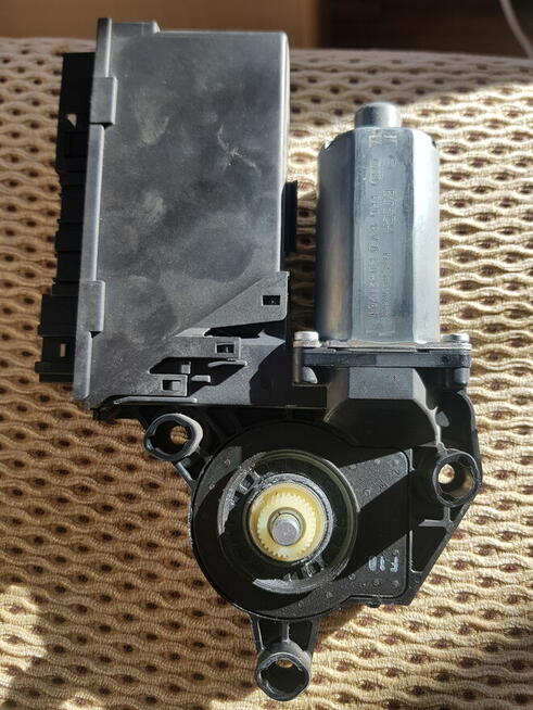 Audi A4 B6 B7 silniczek szyby prawy tył 8E0959802E