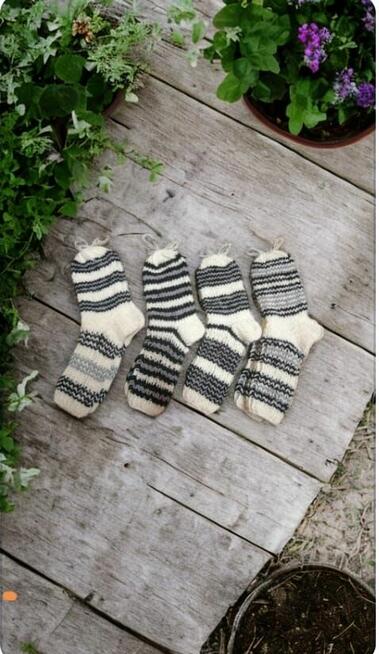 Swetry wełniane góralskie, skarpety, rękawice, czapki