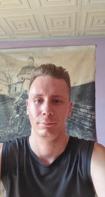 Pozytywny facet o dobrym sercu pozna pozytywnom paniom