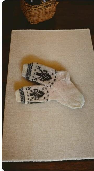 Swetry wełniane góralskie, skarpety, rękawice, czapki