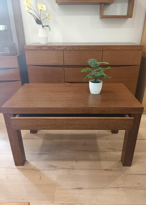 Stolik z szufladą w naturalnej okleinie dębowej