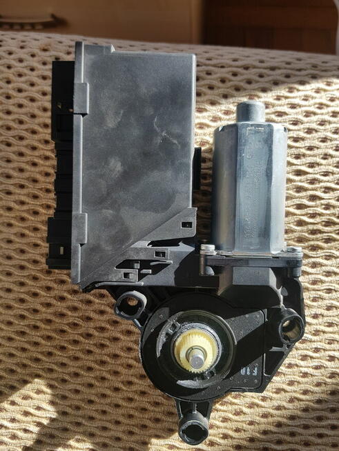 Audi A4 B6 B7 silniczek szyby prawy tył 8E0959802E