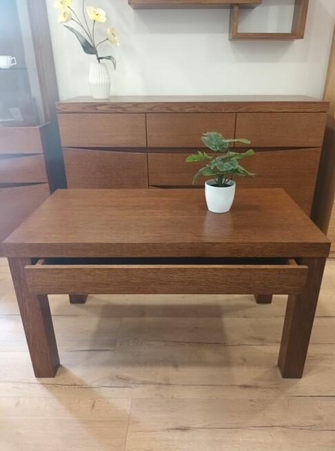 Stolik z szufladą w naturalnej okleinie dębowej