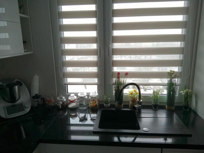 Sprzedam mieszkanie w bloku 61m ,3 pokoje .Cena 445 000 tyś.