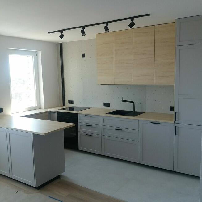 Montaż kuchni i mebli IKEA. Szafy PAX.