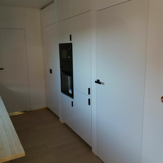 Montaż kuchni i mebli IKEA. Szafy PAX.
