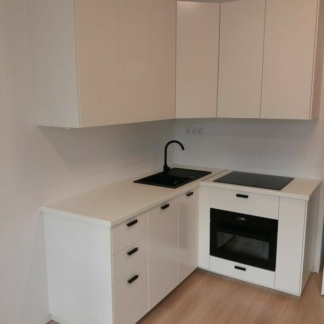 Montaż kuchni i mebli IKEA. Szafy PAX.