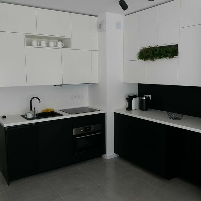 Montaż kuchni i mebli IKEA. Szafy PAX.