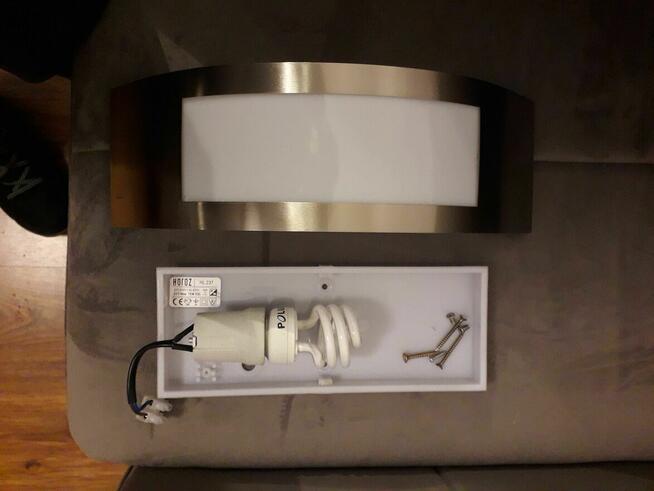 lampa kinkiet z żarówką