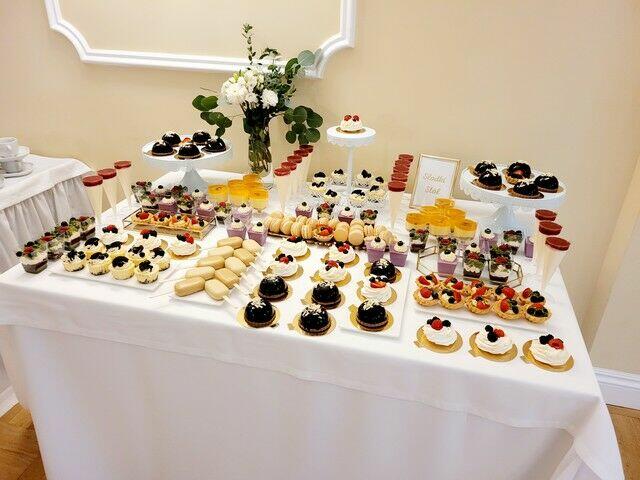 Torty weselny, urodzinowy, na Chrzest, Komunię; słodki stół