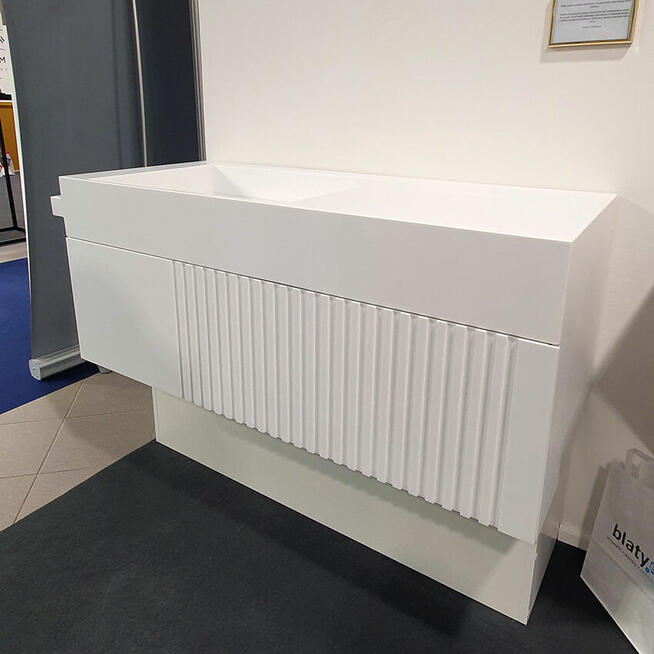 Szafka łazienkowa ze zintegrowana umywalką (solid surface)