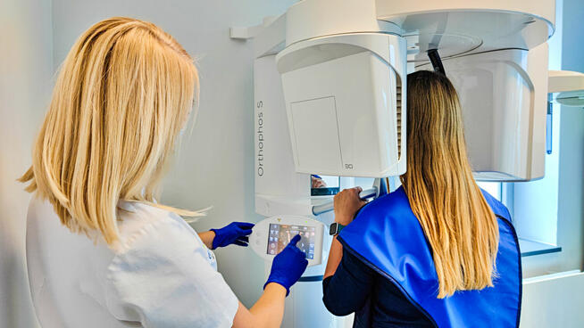 Stomatolog, implanty, ortodoncja, dentysta dziecięcy,