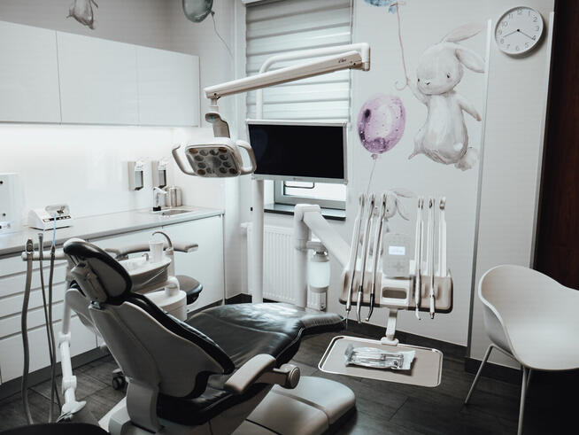 Stomatolog dziecięcy, dentysta dla dzieci, gaz rozweselacjąc