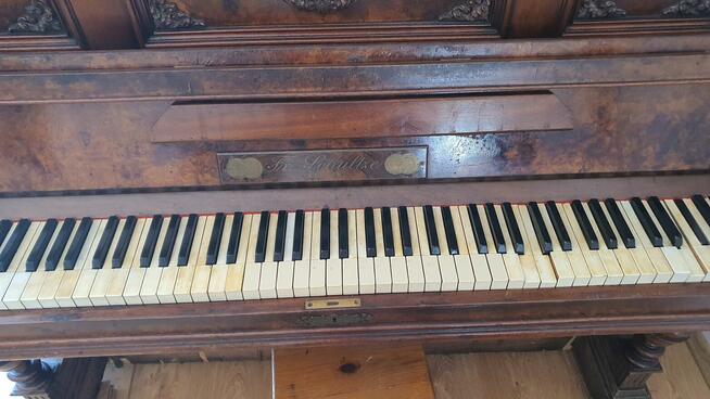 Pianino ,zabytkowe